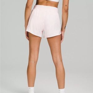 Lululemon Hotty Hots in Strawberry Milkshake size 2